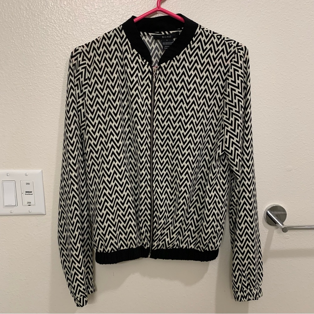 🤍 Black and White Patterned Jacket 🖤